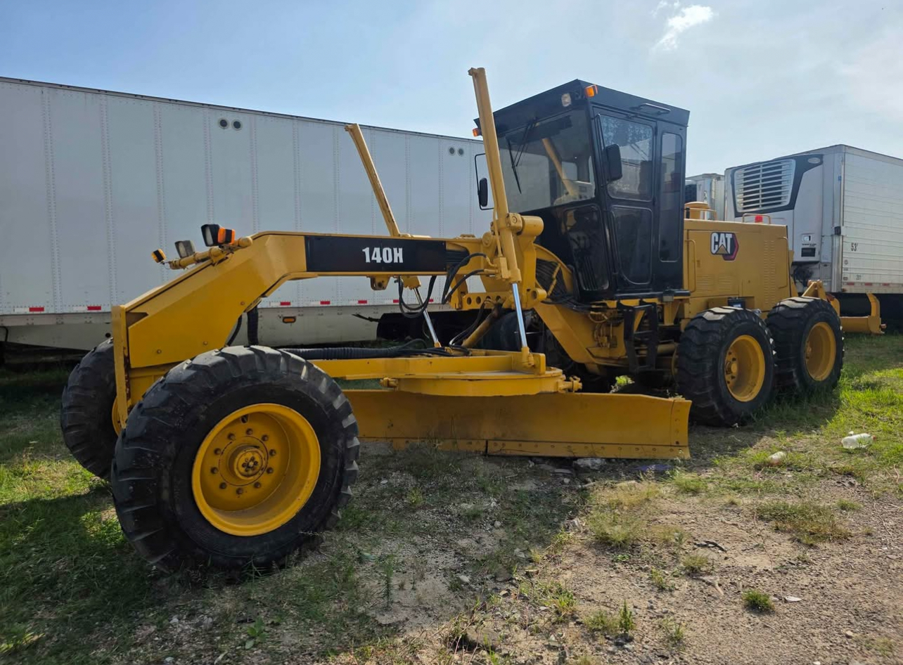 Motoniveladora caterpillar 140h 2014